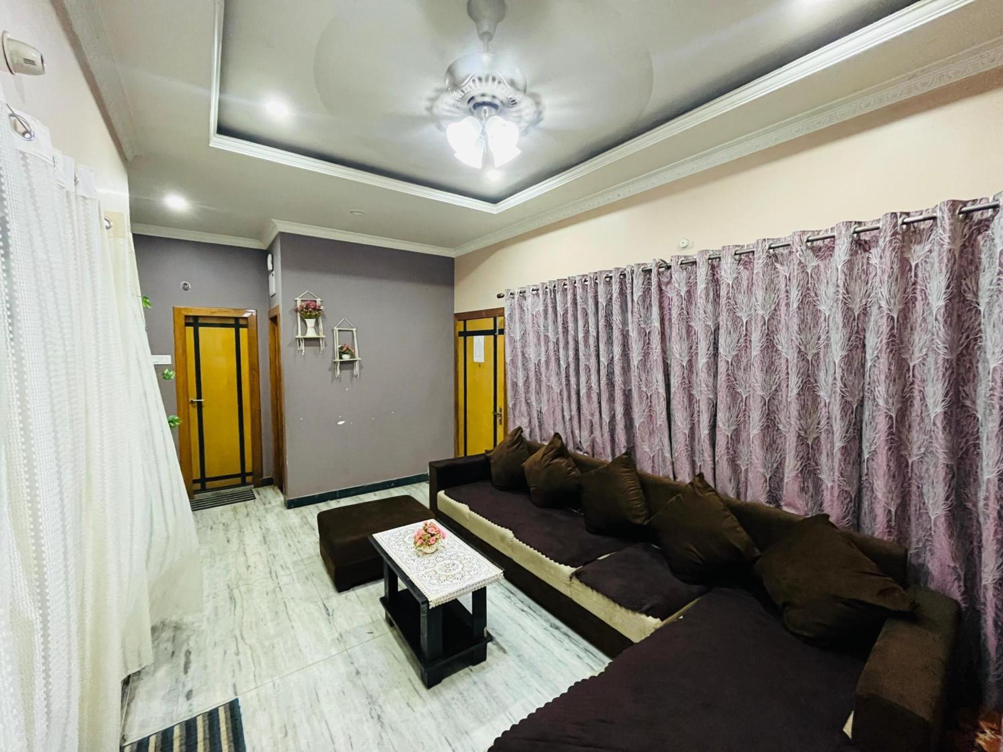 The Q3 Inn กูวาฮาติ ภายนอก รูปภาพ